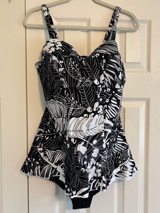 Profile By Gottex Other - NWOT Profile By Gottex Black and White Tropical-Leaf One-Piece Swimsuit 16D